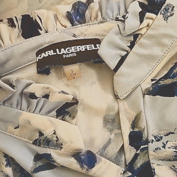 Karl Lagerfeld floral ice blue ruffle half button size small long sleeve blouse - Picture 6 of 7